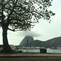 Photo taken at Pista de Corrida Aterro do Flamengo by Lena on 9/27/2022