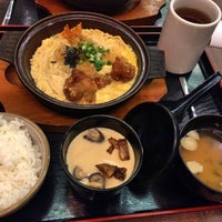 Photo taken at Menya Musashi by Geraldine T. on 12/25/2014