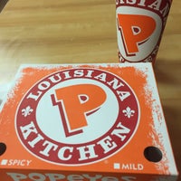 Photo taken at Popeyes Louisiana Kitchen by Eduardo E. on 9/16/2016