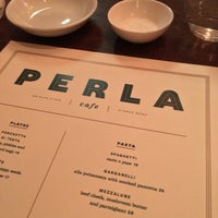 รูปภาพถ่ายที่ Perla Cafe โดย Leigh F. เมื่อ 2/15/2017
