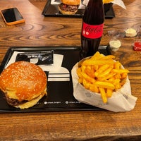 9/15/2022 tarihinde Rıdvan K.ziyaretçi tarafından Unique Burgers'de çekilen fotoğraf