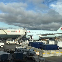 Снимок сделан в Международный аэропорт Ванкувера (YVR) пользователем Hirokazu H. 2/14/2018