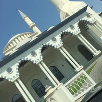 Photo taken at Al Farooq Omar Bin Al Khattab Mosque مسجد الفاروق عمر بن الخطاب by Mohammad F. on 9/29/2017