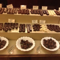 10/18/2014에 Douglas T.님이 Chez Bonbon Chocolates Gourmet에서 찍은 사진