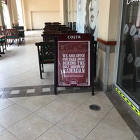 Photo taken at Costa Coffee by Léon on 6/5/2018
