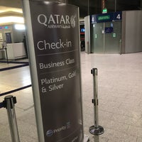 Photo taken at Qatar Airways Check-in by Léon on 11/6/2018