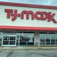 Photo taken at T.J. Maxx by Elizabeth B. on 7/29/2021