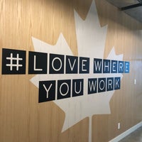Photo taken at Twitter Canada by Jérôme T. on 5/11/2018