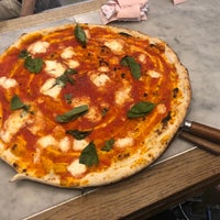 Photo taken at Homeslice Pizza by Jérôme T. on 8/19/2019
