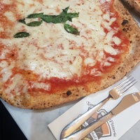 Photo taken at L&amp;#39;Antica Pizzeria Da Michele by Marghe on 9/8/2019