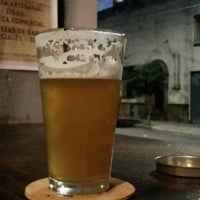 Foto tirada no(a) Amargo Cervecería por Gaby E. em 10/29/2018