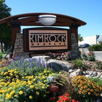 รูปภาพถ่ายที่ Rimrock Mall โดย Rimrock Mall เมื่อ 6/20/2014