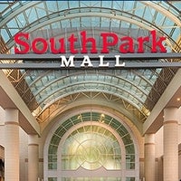 รูปภาพถ่ายที่ SouthPark Mall โดย SouthPark Mall เมื่อ 6/20/2014