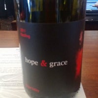รูปภาพถ่ายที่ hope &amp;amp; grace Wines โดย Stacey S. เมื่อ 6/22/2014