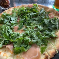 Снимок сделан в Lexington Pizza Parlour пользователем Alex C. 4/30/2019