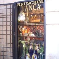 Das Foto wurde bei Bruschini Tanca Antichità von Bruschini Tanca Antichità am 4/16/2016 aufgenommen