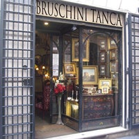 รูปภาพถ่ายที่ Bruschini Tanca Antichità โดย Bruschini Tanca Antichità เมื่อ 4/16/2016