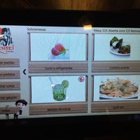 รูปภาพถ่ายที่ Kensei Sushi Bar โดย Eric R. เมื่อ 10/17/2015