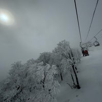 Photo taken at 苗場スキー場筍山山頂 by Sub-Lieut. on 2/24/2024