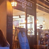 Photo taken at Muggle’s Coffee Roastery Özlüce by M.Ali on 5/5/2022