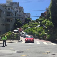 Photo taken at Cable Car Stop - Hyde &amp; Lombard by Ray K. on 6/11/2017
