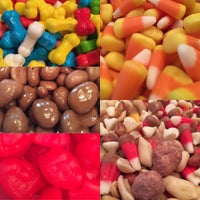 9/9/2015にKaty M.がHow Sweet Is This - The Itsy Bitsy Candy Shoppeで撮った写真