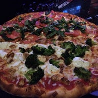 Das Foto wurde bei New York Pizza And Pasta von Geoffrey F. am 1/11/2014 aufgenommen