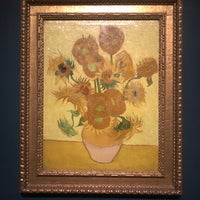 Photo taken at Museumshop Rijksmuseum en Van Gogh Museum by Андрей М. on 12/10/2017