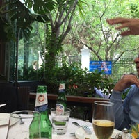 4/19/2015 tarihinde Socrates L.ziyaretçi tarafından Geonas Restaurant'de çekilen fotoğraf