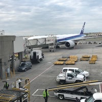 Photo taken at Gate 6 by 草 人. on 5/9/2017