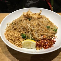 Photo taken at noodle &amp;#39;n&amp;#39; rice by Nina C. on 12/30/2015