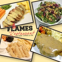 Foto tirada no(a) Flames Restaurant por Peter F. em 10/2/2020