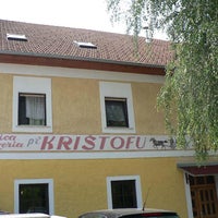 Foto tomada en Pivnica in Pizzeria Pr&amp;#39; Krištofu  por Pivnica in Pizzeria Pr&amp;#39; Krištofu el 6/24/2014