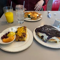 Photo taken at The Omelette Shoppe by Réjane T. on 3/20/2021