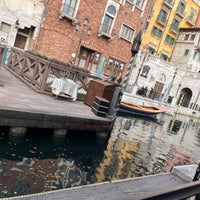 Photo taken at Venetian Gondolas by りんご on 12/2/2022