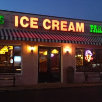Foto diambil di Kirk&amp;#39;s Ice Cream Parlor oleh Kirk&amp;#39;s Ice Cream Parlor pada 6/25/2014