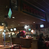Снимок сделан в Pepperone Restaurant &amp;amp; Sports Café пользователем Tuba A. 10/1/2015