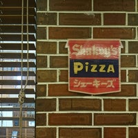Photo taken at Shakey&amp;#39;s Pizza by 3+4=7 on 12/15/2018