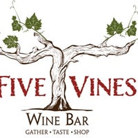 Снимок сделан в Five Vines Wine Bar пользователем Five Vines Wine Bar 6/26/2014
