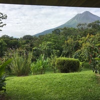 Foto diambil di Volcano Lodge oleh Phil P. pada 9/11/2017