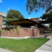 Photo taken at Frank Lloyd Wright Robie House by Mitsuaki A. on 10/7/2023