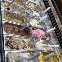 Photo taken at L&amp;#39;Arte del Gelato by Naish M. on 9/3/2023