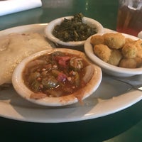 Photo taken at Hoover&amp;#39;s Cooking by Dfw D. on 4/25/2019