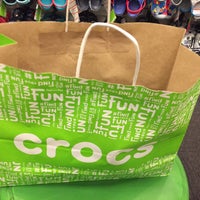 crocs queens center mall