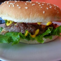 3/23/2013에 Carlos G.님이 Burgers &amp;amp; Crepes에서 찍은 사진