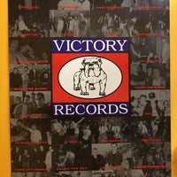 รูปภาพถ่ายที่ Victory Records โดย Roman R. เมื่อ 4/24/2019