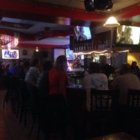 12/17/2014 tarihinde Renzo T.ziyaretçi tarafından Lahaina Sports Bar'de çekilen fotoğraf