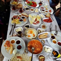 รูปภาพถ่ายที่ Dereli Vadi Restaurant โดย İrem K. เมื่อ 5/1/2018