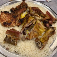Снимок сделан в Al Seddah Restaurants пользователем Rzrz 3/4/2023