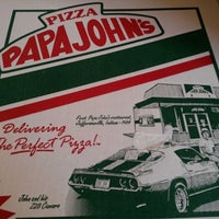 Photo taken at Papa John&amp;#39;s Pizza by Sf F. on 7/12/2014